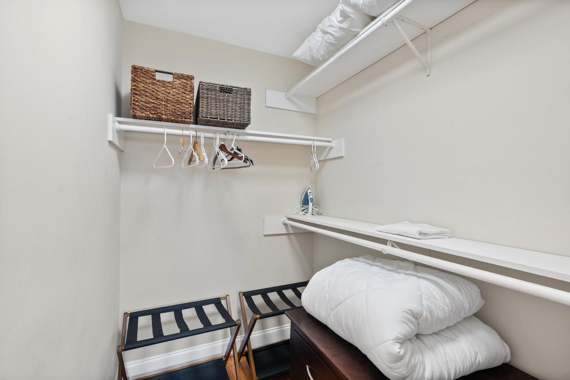Charming Dt 3-Bed Bungalow With Fenced-In Yard 롤리 외부 사진