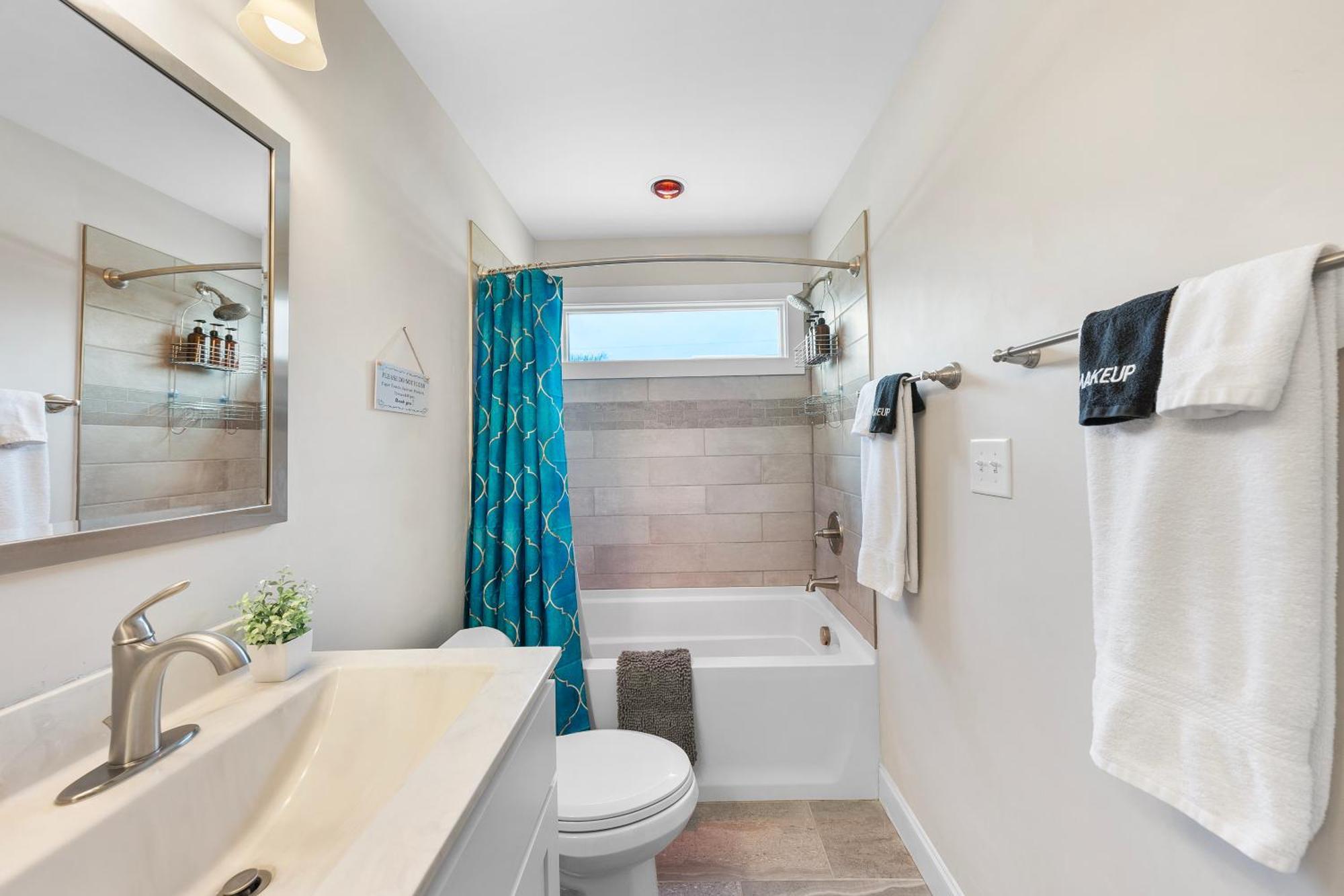 Charming Dt 3-Bed Bungalow With Fenced-In Yard 롤리 외부 사진
